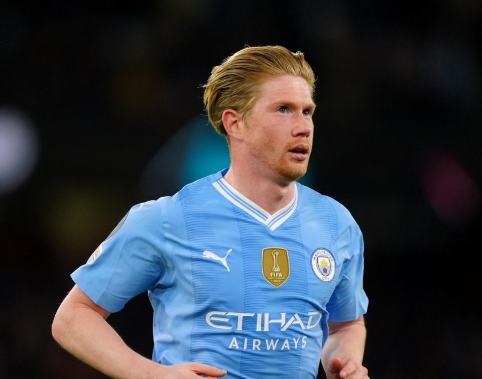 川超分区赛最佳阵出炉：南充门将成为票王，网红向男入选二阵