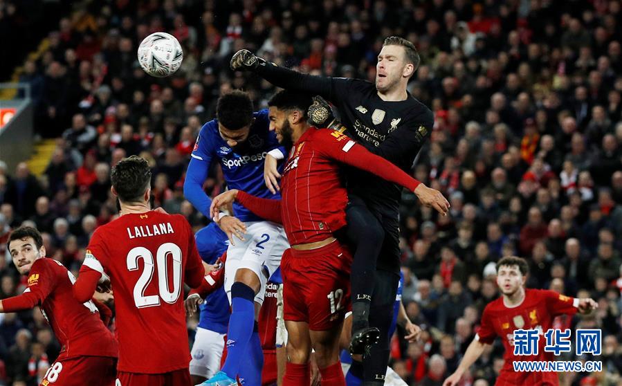 卡尔·瑞普肯在比赛中被球击中仍坚持出赛，其硬汉形象深入人心